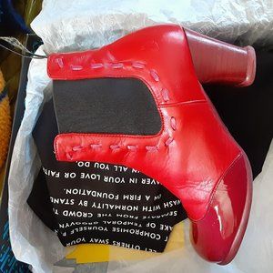 Operetta Nilssons JOHN FLUEVOG 7 red